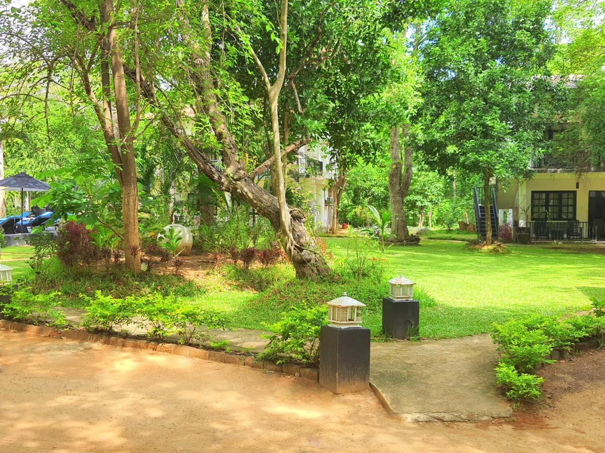 Flower Garden Eco Village Sigiriya Bagian luar foto
