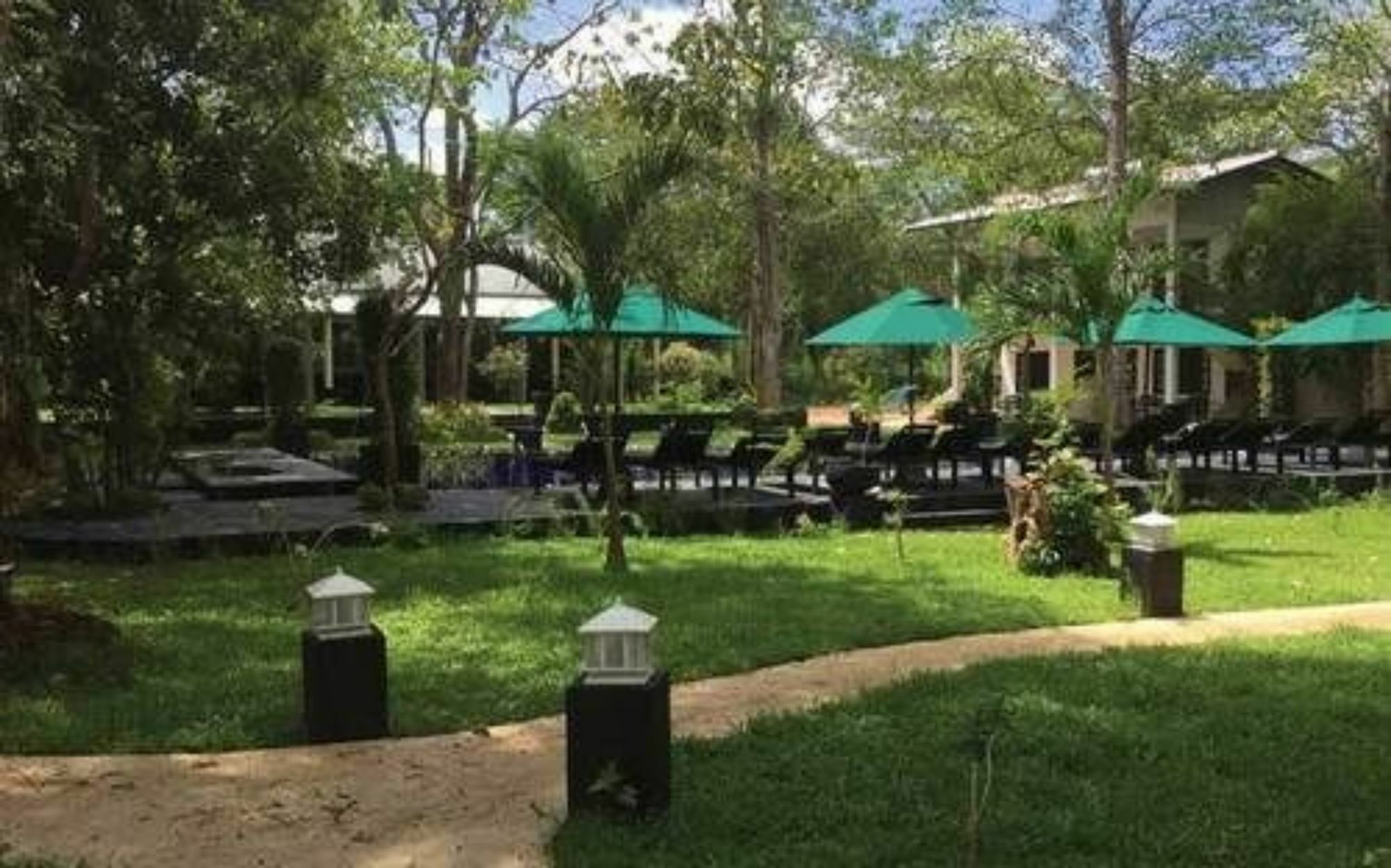 Flower Garden Eco Village Sigiriya Bagian luar foto